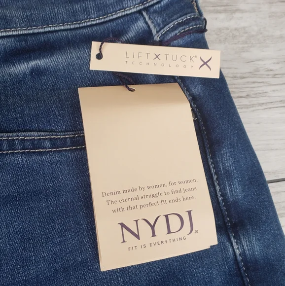 NYDJ Girlfriend Jeans Plus Size Capri's Denim 16W NEW Lovesick Medium Wash - Picture 4 of 12
